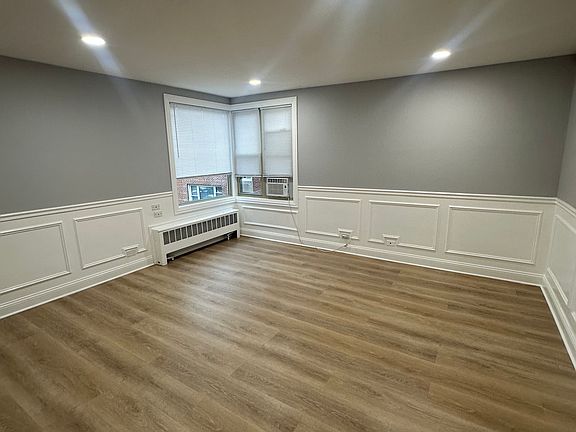 5th image of 2405 W Jarvis Ave #2W