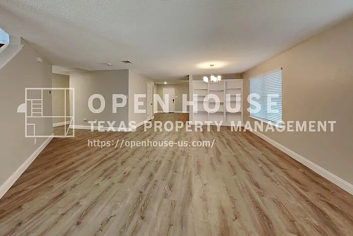 924 Rock Dove Cir — Photo 3