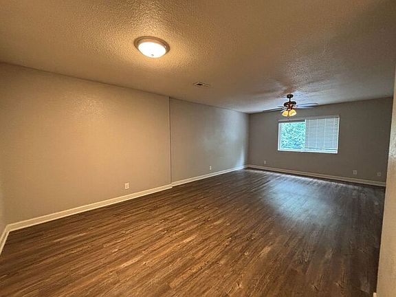 2nd image of 3710 Wyandotte St APT 9