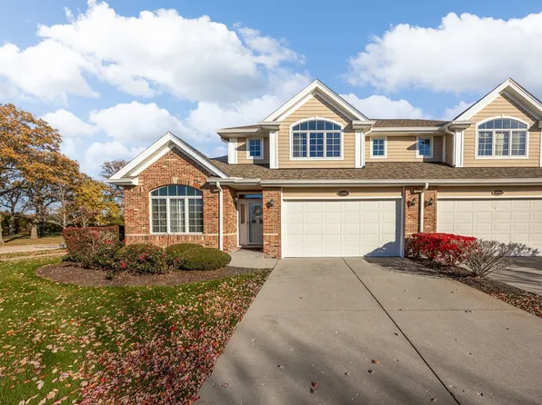 1343 Camelot Ln, Lemont, IL 60439