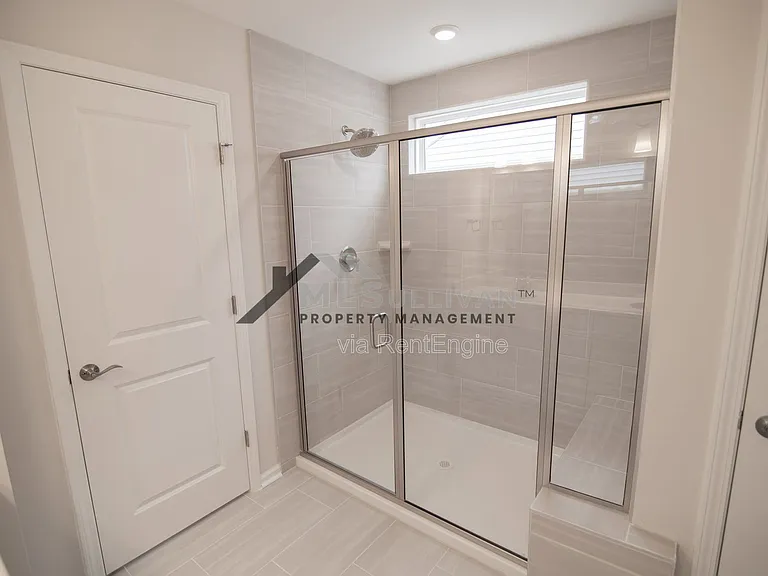 1010 Crater Lake Way — Photo 34