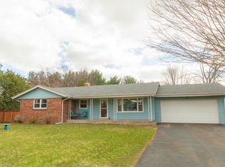 7749 Hale Dr, Cherry Valley, IL 61016