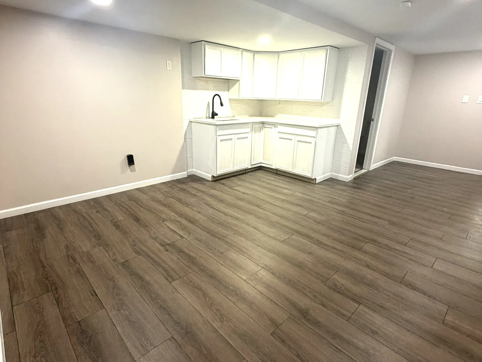 1 bed, $1,000 — Photo 3