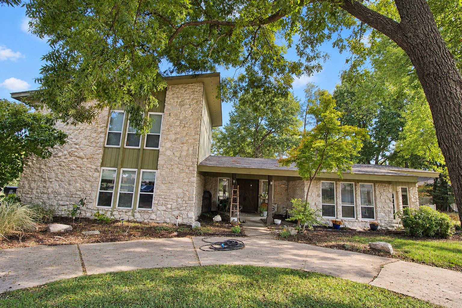 8413 Shadowood Ave — Indian Springs Country Club