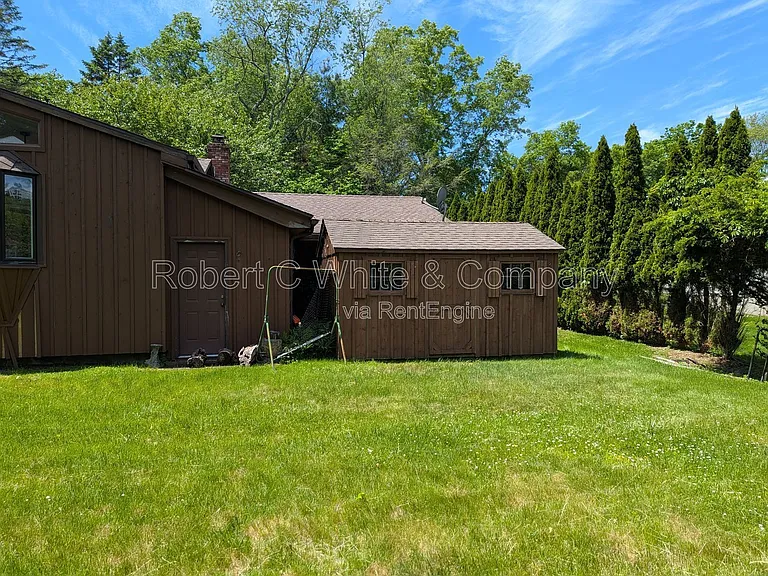 1040 Daniels Farm Rd — Photo 7