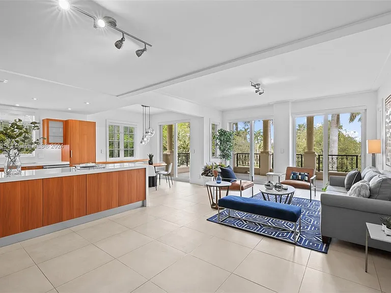 19127 Fisher Island Dr #19127 — Photo 5
