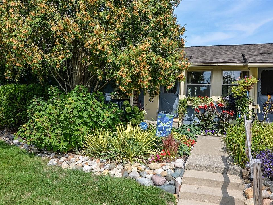 1st image of 2389 Jeanne St