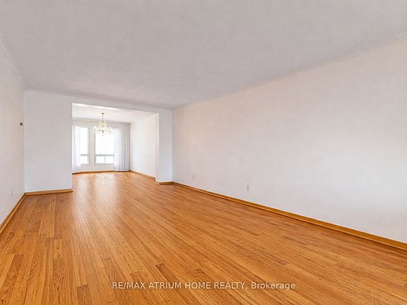 2nd image of 522 Cummer Ave