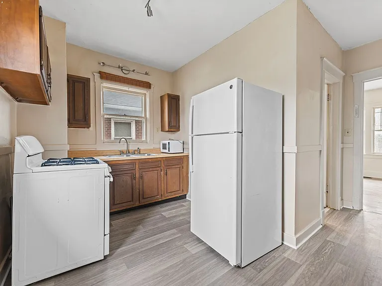 533 Eastern Pkwy — Photo 13