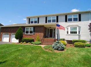 6 Rivendell Rd, Succasunna, NJ 07876