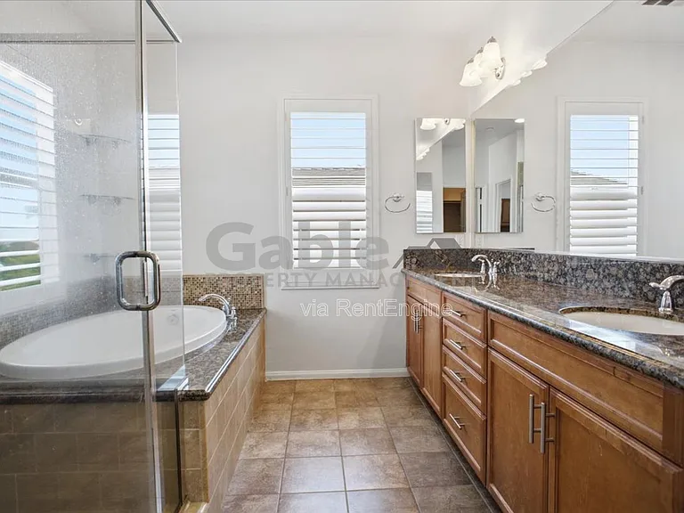 28625 Stonegate Ct — Photo 16