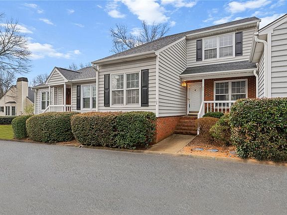 2nd image of 40 Wood Pointe Dr Unit 25