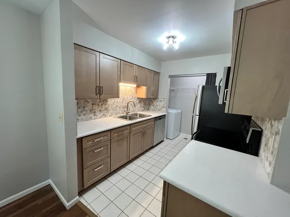 17087 Sandalwood Creek Dr APT B, Glencoe, MO 63038
