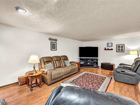 5th image of 139 McCleary Ct