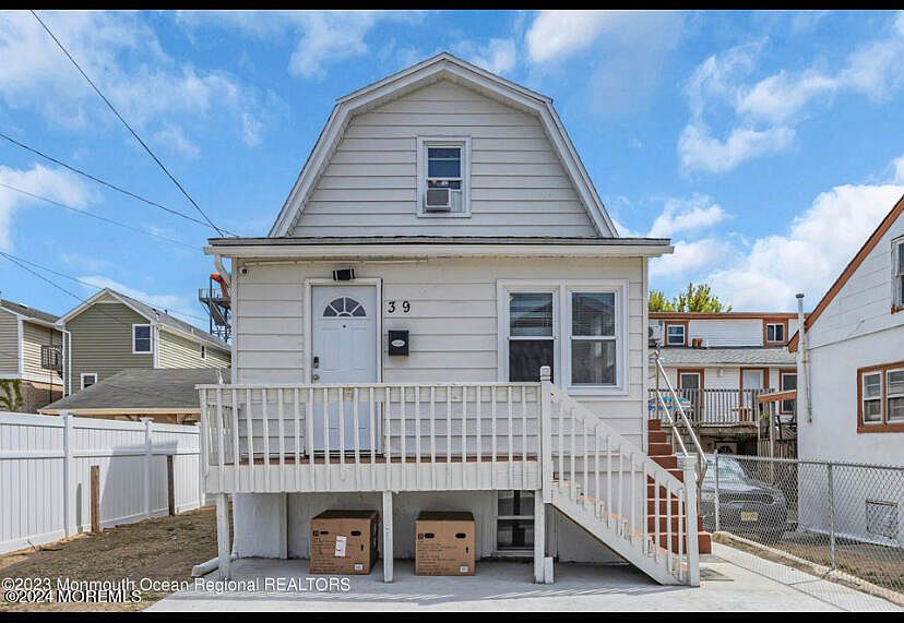 1st image of 39 Sheridan Ave