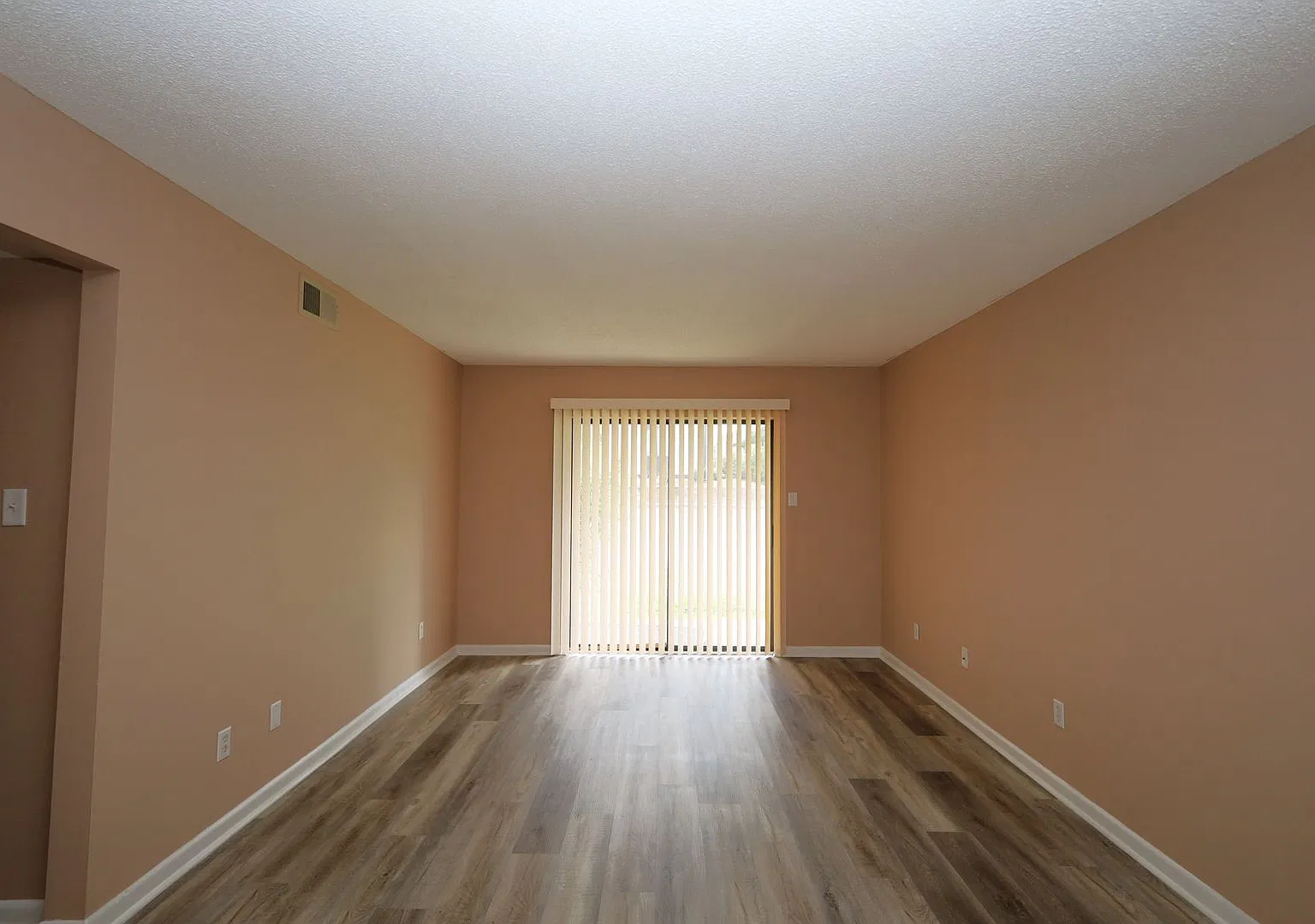 409 Pendleton Place — Photo 3