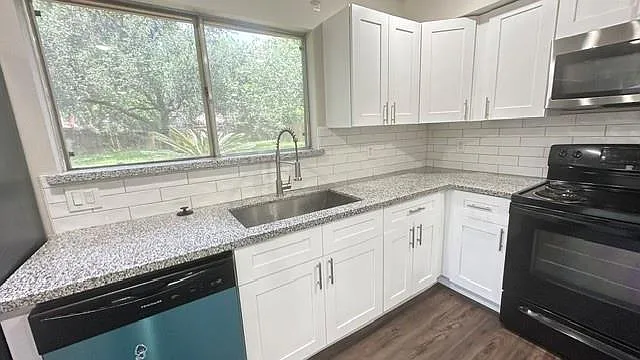 8518 Blossom Bell Ln — Photo 10