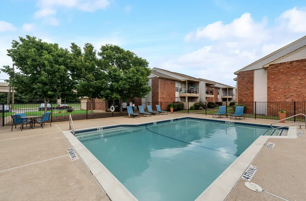 Trinity Park Apartments — Photo 1