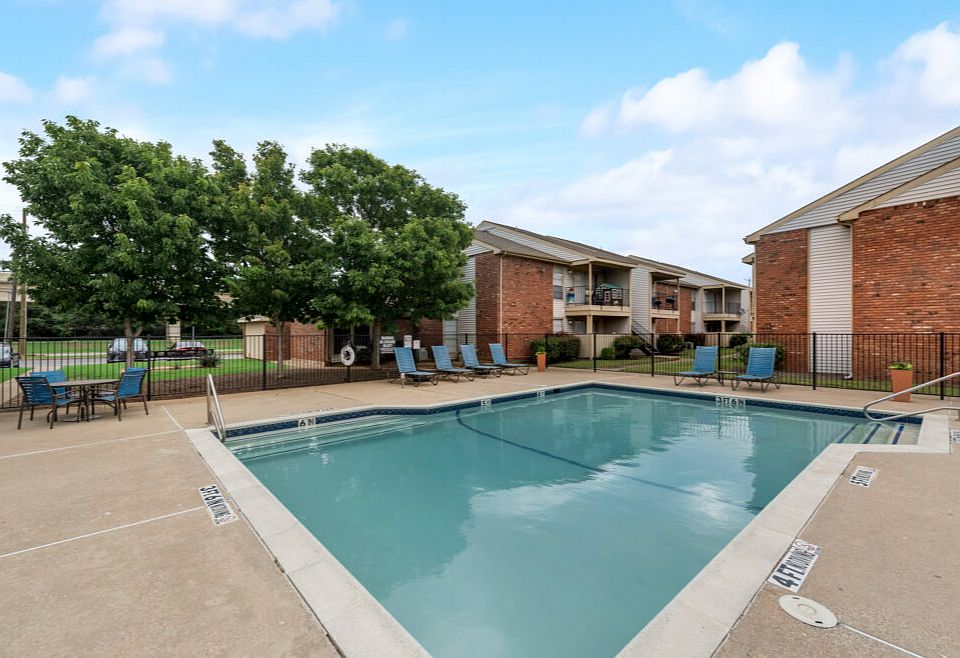 Cool off in our sparkling swimming pool, the perfect place to relax and unwind.