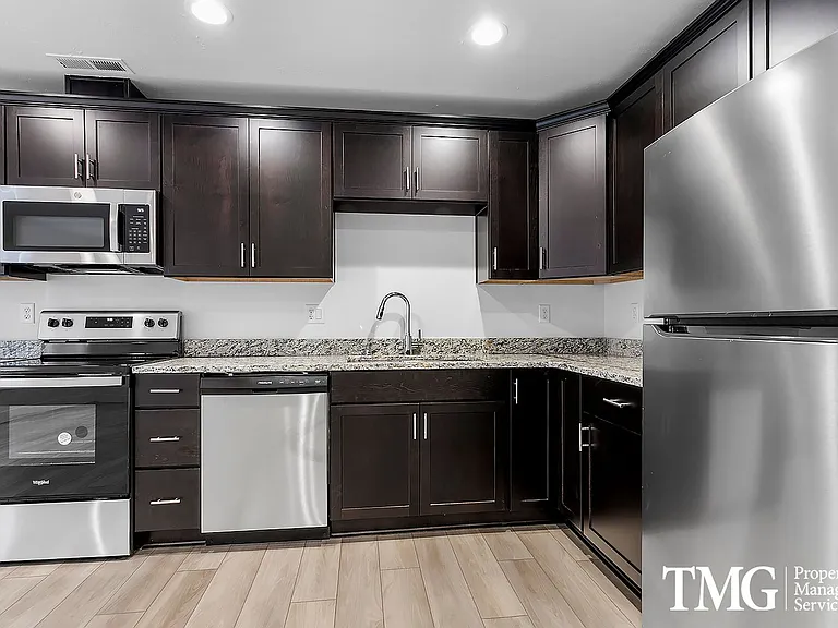 977 Creer Way #D-112 — Photo 43