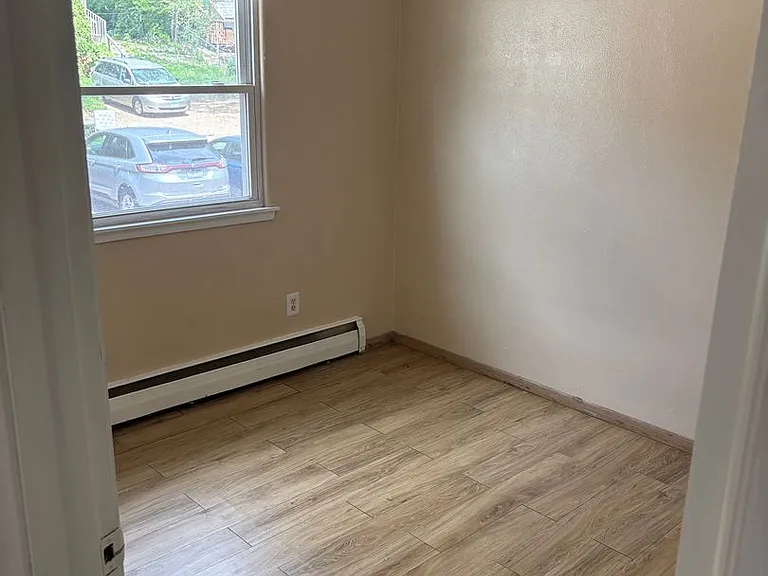 1015 York Ave — Photo 22