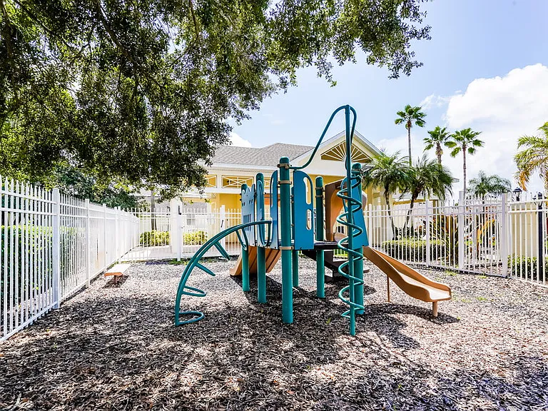 1227 Heather Lake Dr — Photo 17