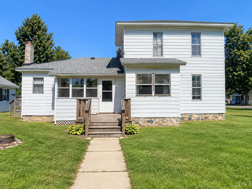 332 S Capital Ave