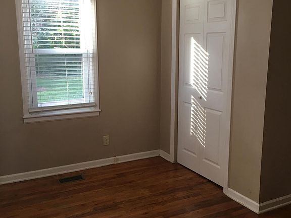 5th image of 1406 W Cave Springs Ave