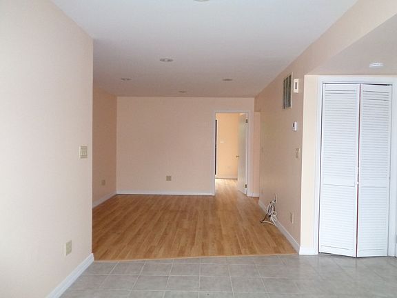 3rd image of 25 Bradley Ct