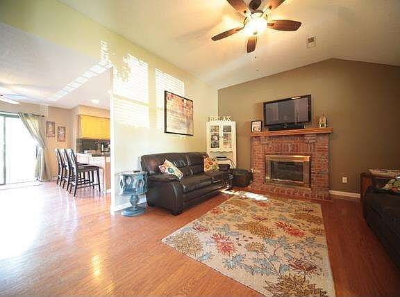 2832 Kensington Rd Lawrence, KS listing photo #2