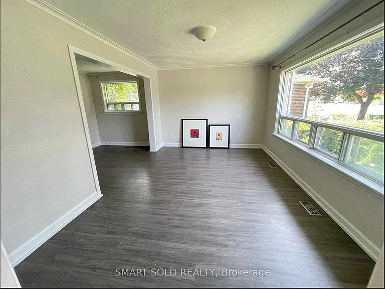 795 Ellesmere Rd — Photo 2