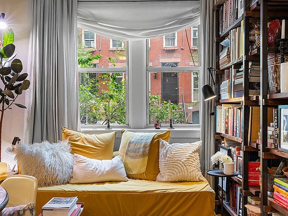 3rd image of 406 W 46th St APT 1A