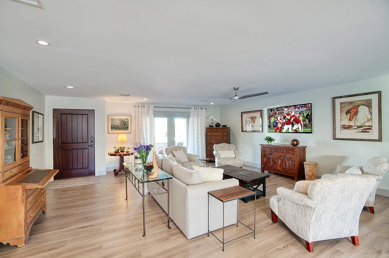 3 bed, 2005 sqft, $3,750 — Photo 4