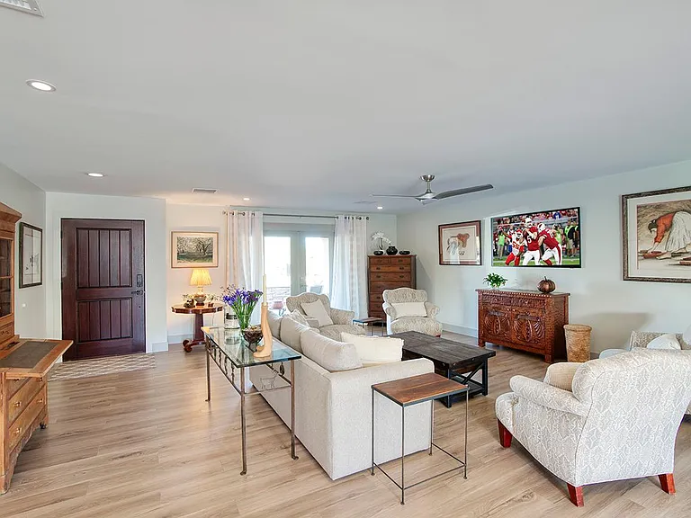3337 E Las Rocas Dr — Photo 4