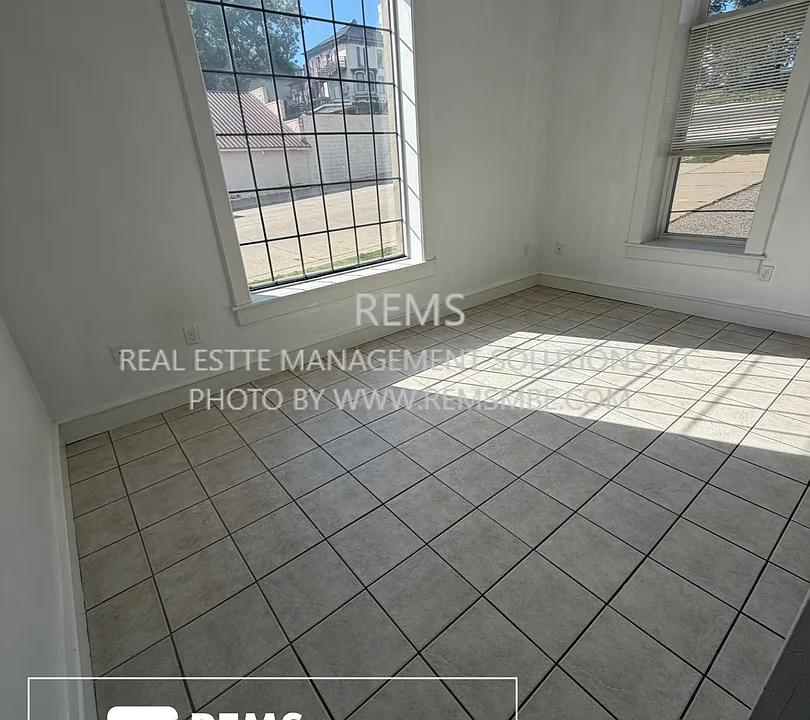 200 Ash St