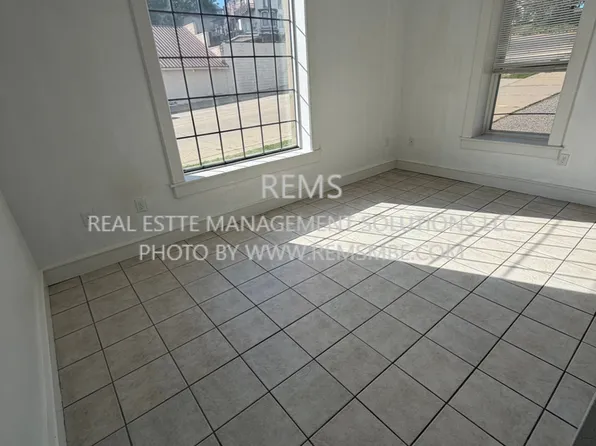 200 Ash Street, 200 Ash St APT 1, Baraboo, WI 53913