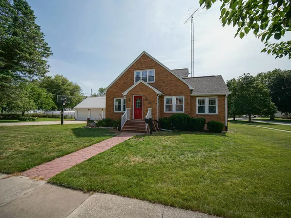 223 Butler St, Ackley, IA 50601