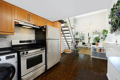212 9th St #4B Photo 1