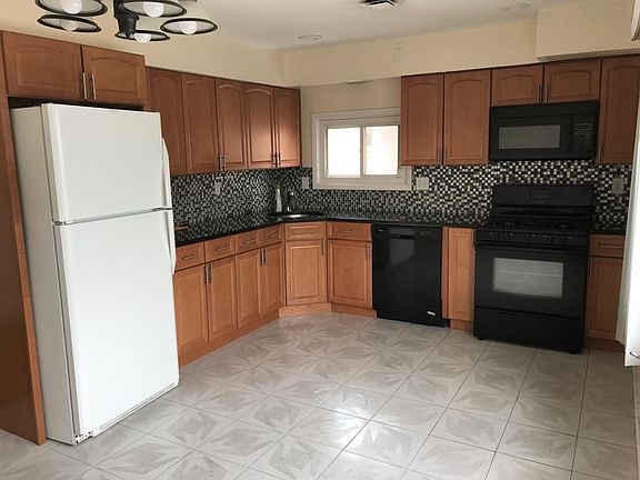 5th image of 6415 Kennedy Blvd E #3