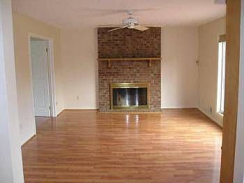 5th image of 133 Caversham Woods