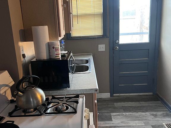 2nd image of 412-414 Parkland Ave #2