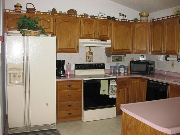 4th image of 3444 Lake Dr