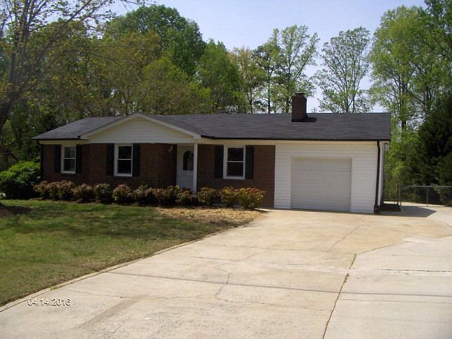 1st image of 4835 Greenwood Dr