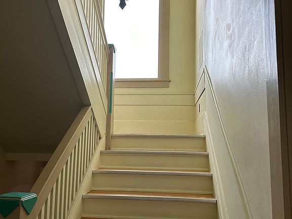 3rd image of 1401 N Campbell St #1