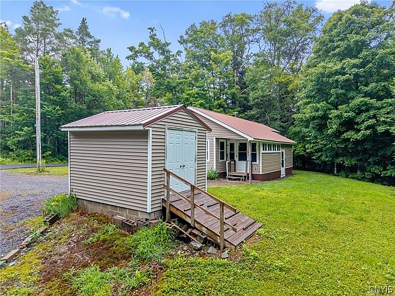 5th image of 378 Little John Dr
