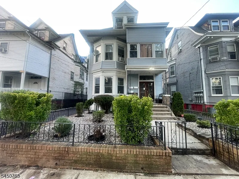 55 Treacy Ave #1