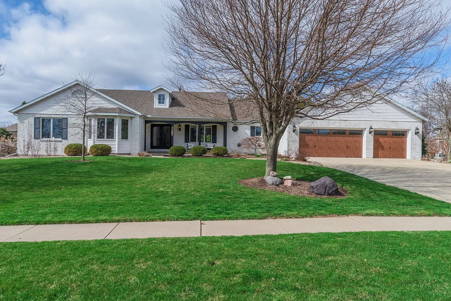 3110 Wisteria Ln photo 1