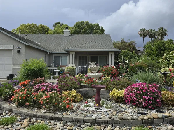 1277 Fetzer Ln, Oakley, CA 94561