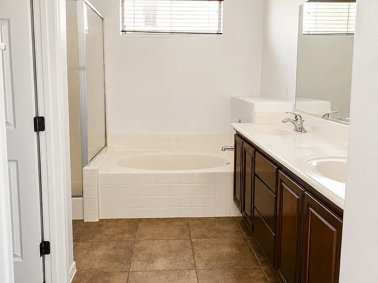 1633 Orange Daisy Pl — Photo 11