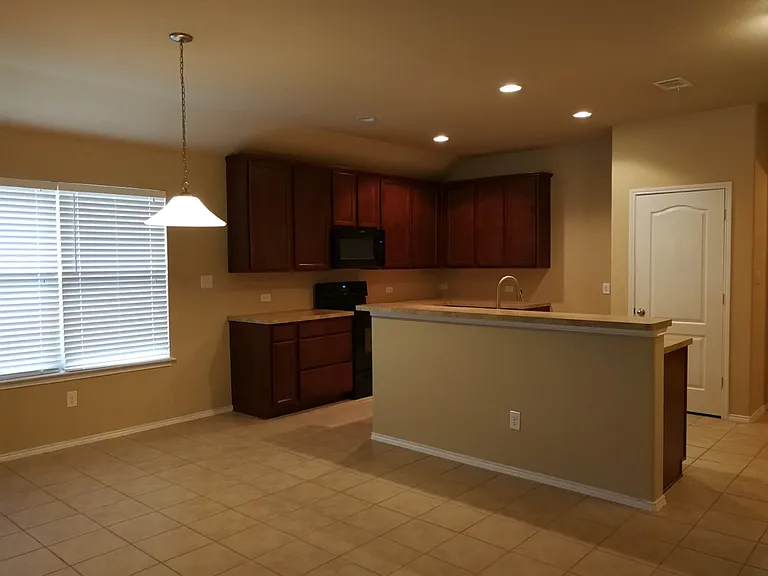 2793 Crescent Lake Dr — Photo 8